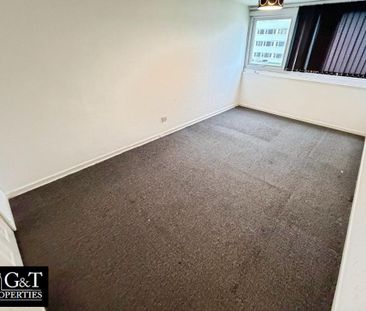 3 bedroom flat to rent - Photo 2