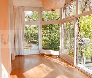 CADRE BUCOLIQUE / AUTHENTICITY STEPS AWAY FROM DOWNTOWN - Photo 3