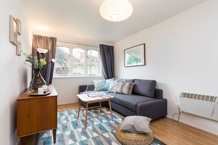 1 Bed Flat, Spa Court, SE16 - Photo 2