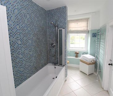 4 bedroom detached house to rent - Photo 3