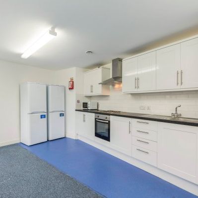 Jassi Halls, Portsmouth - Photo 1