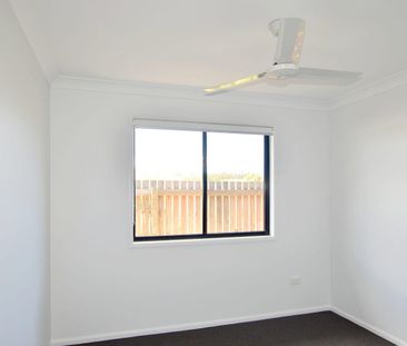 Low-Maintenance Family Home in Sought-After Oasis Estate - Photo 6