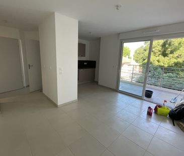 Libre DECEMBRE - Appartement T2 avec terrasse et place de pa - Photo 2