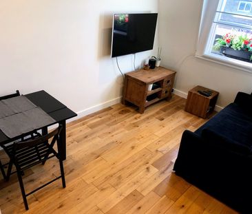 2 Bed Flat, Gloucester Terrace, W2 - Photo 1
