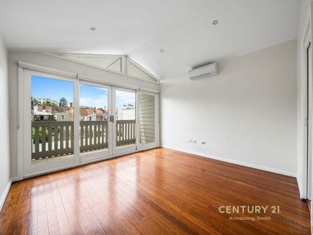 Stunning Four Bedroom Semi in Prime Bondi Location - Photo 5