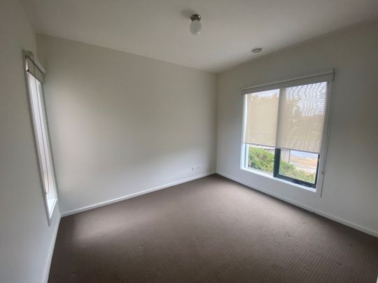 MODERN 3 BEDROOM HOME WITH TWO LIVING AREAS - Photo 1