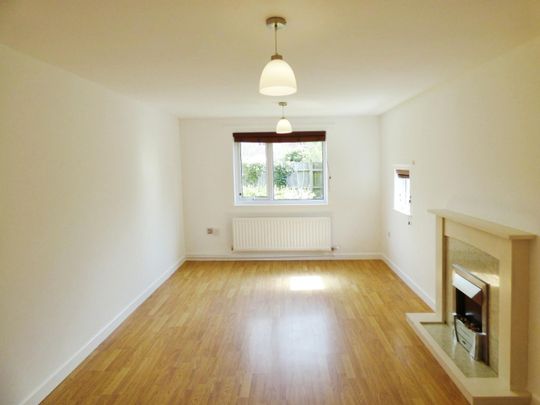 Carew Close, Stratford-upon-Avon - Photo 1