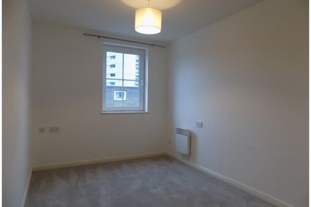2 bed flat for rent in The Shore - Photo 4