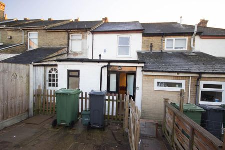 2 bedroom terraced house to rent - Photo 5