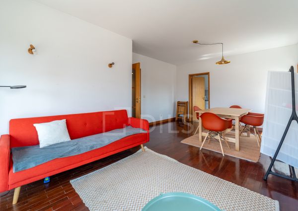 Apartamento T1 com terraço e lugar de garagem situado no Campo Alegre