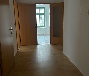 Schöne 3-Zimmer mit Laminat und Wannenbad in sehr guter Lage! Jetzt... - Foto 1
