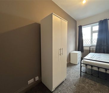 5 bedroom property to rent Cemetery Road, Normanton, West Yorkshire... - Photo 4