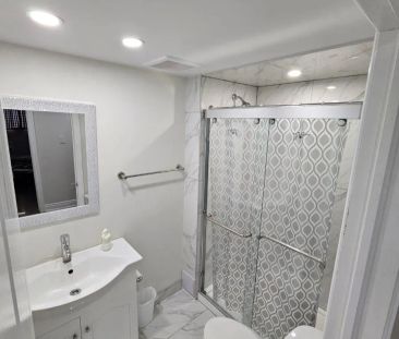 40 JUDITH CRESCENT - Photo 1