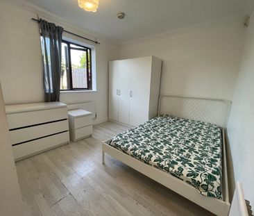 Room in a Shared House, Hilda Road, E16 - Photo 2