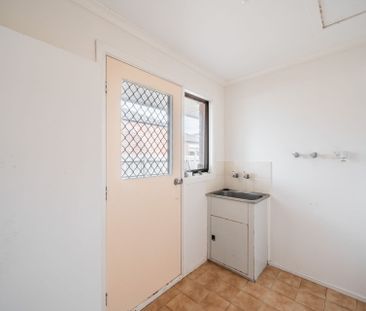 LOW-MAINTENANCE LIVING IN A CONVENIENT LOCATION! - Photo 6