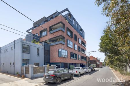 Modern Penthouse Living in the Heart of Clifton Hill - Photo 5