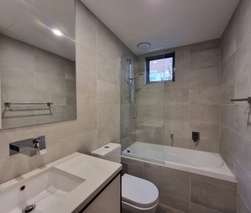 1/6 Prince Edward Avenue, McKinnon VIC 3204 - Townhouse For Rent | ... - Photo 3