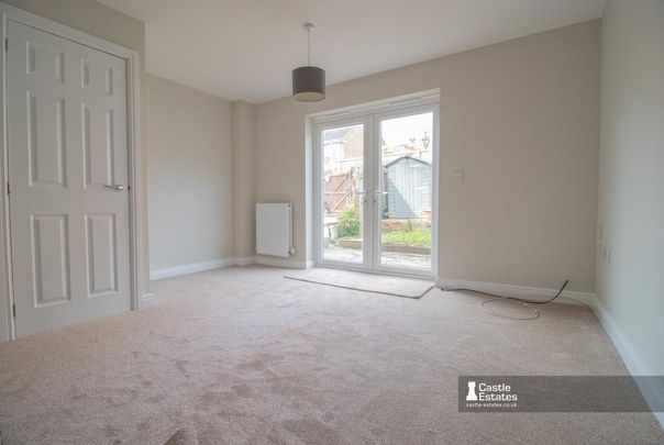 2 bedroom terraced house to rent - Photo 1