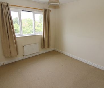 2 Bedroom Mid Terraced House, Chester - Photo 2