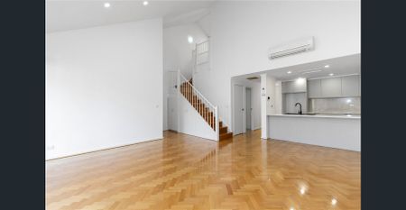 Spacious Inner-City Living, close to all amenities - Photo 2