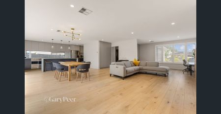 Peaceful Family Living in a Prime Location - Photo 3