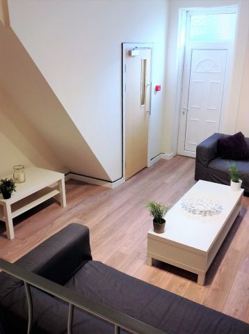 9 Bed Terraced House, Crookesmoor Road, S10 - Photo 3