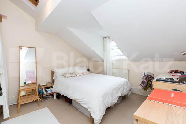 Two double bedroom flat located moments from the vibrant Crouch End Broadway - Photo 1