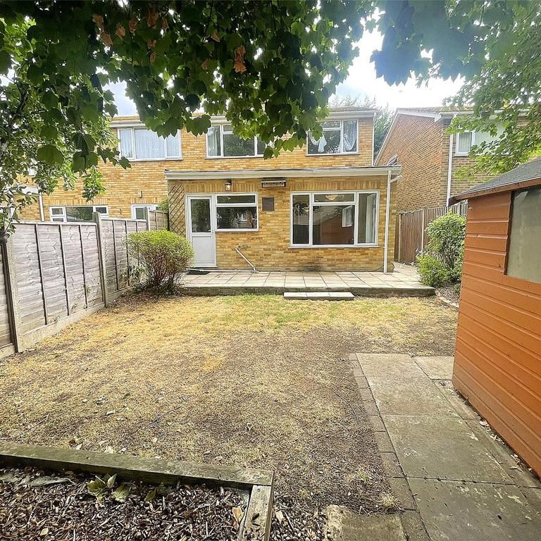 3 bedroom semi-detached house to rent - Photo 1