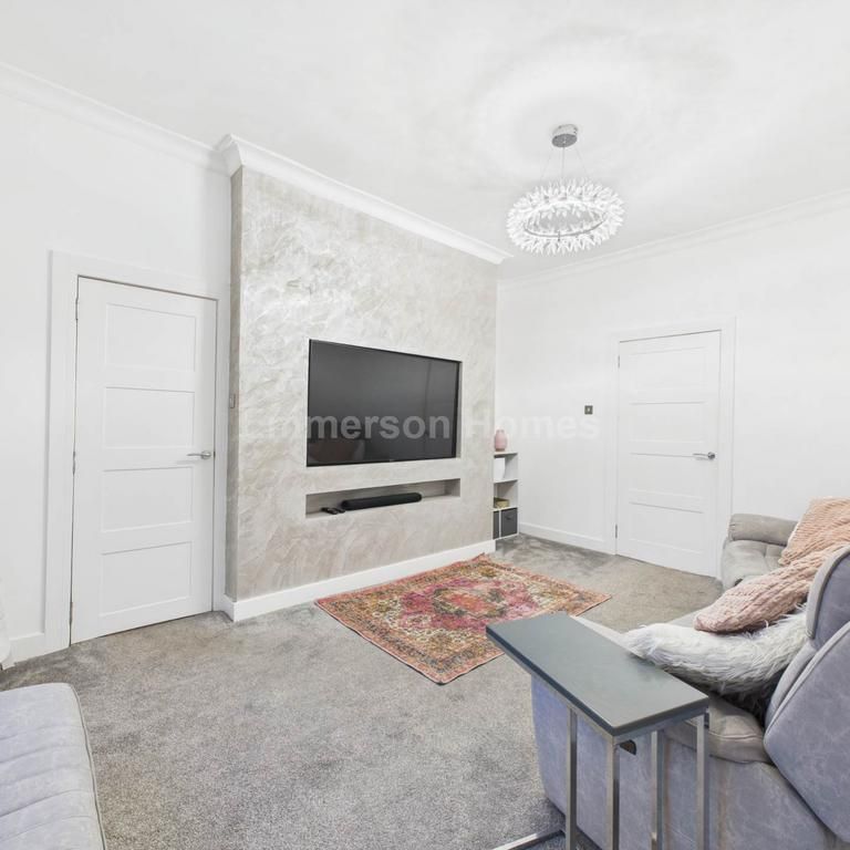 3 bedroom flat to rent - Photo 1