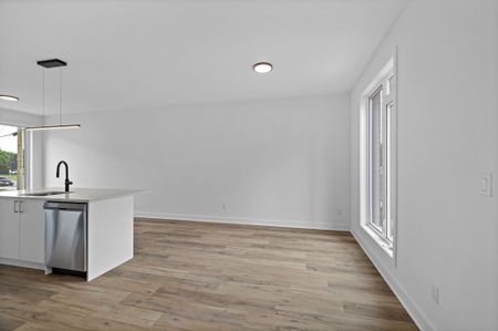 For Lease - 1260 MARENGER Street Unit# D, Orleans - Convent Glen and Area, Ontario - Photo 3