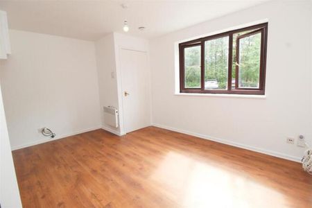2 bedroom end of terrace house to rent - Photo 5