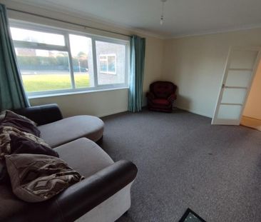 3 bedroom flat to rent - Photo 4