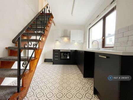 2 bedroom terraced house to rent - Photo 3