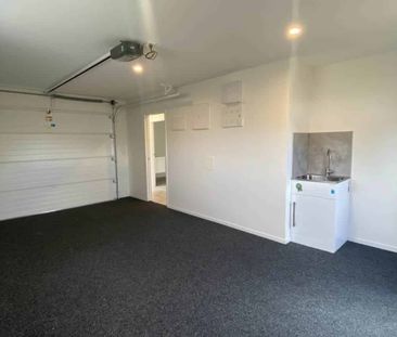 Beautifully Presented Townhouse - Photo 4