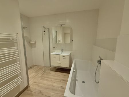 Ideale 2-Zimmer Gartenwohnung mit Tiefgarage und Parkplatz - Foto 2