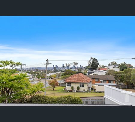 3 Domitia Ave, Seven Hills, Qld 4170 - Photo 4
