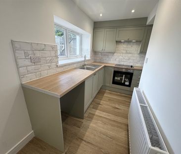 House - Terraced For Rent Maesyffynon Terrace, Tonypandy - Photo 3
