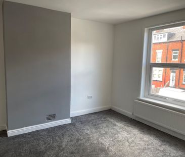 2 Bed Terraced House, Leeds, LS9 - Photo 2