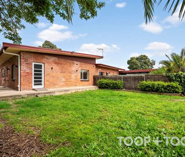 Spacious updated 3 bedroom unit - Photo 1