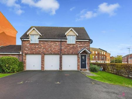 2 bedroom coach house to rent - Photo 5