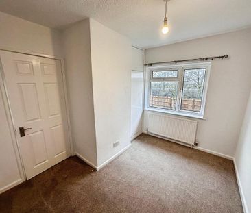 4 bedroom semi-detached house to rent - Photo 4