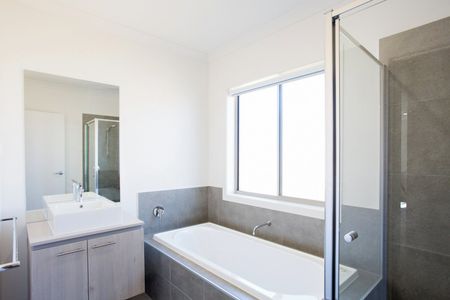 Spacious Family Home in Convenient Location - Photo 4