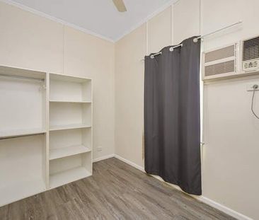 Delightful Three Bedroom Cottage in a Sought-After Townsville Location - Photo 6