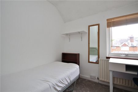 Aldershot Road, Guildford, Surrey, GU2 8AJ - Photo 2