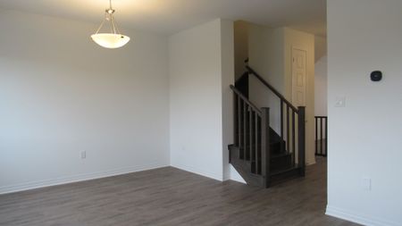 For Lease - 64 Kaitting Trail, Oakville, Ontario - Photo 5