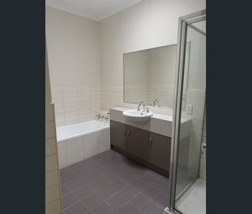 3 bedroom Townhouse For Lease - SYDENHAM VIC 3037 - Photo 4