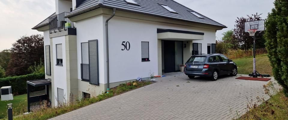 2-Zimmer Wohnung mit Einbauküche und großer Terrasse - Photo 1