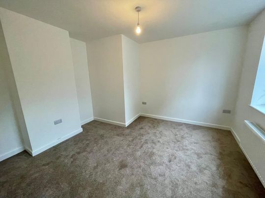 2 bedroom semi-detached bungalow to rent - Photo 1