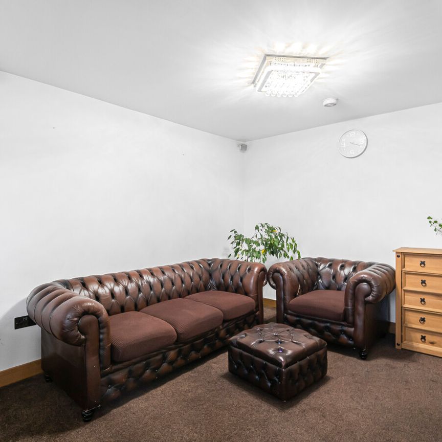 Phoenix Place - Photo 1