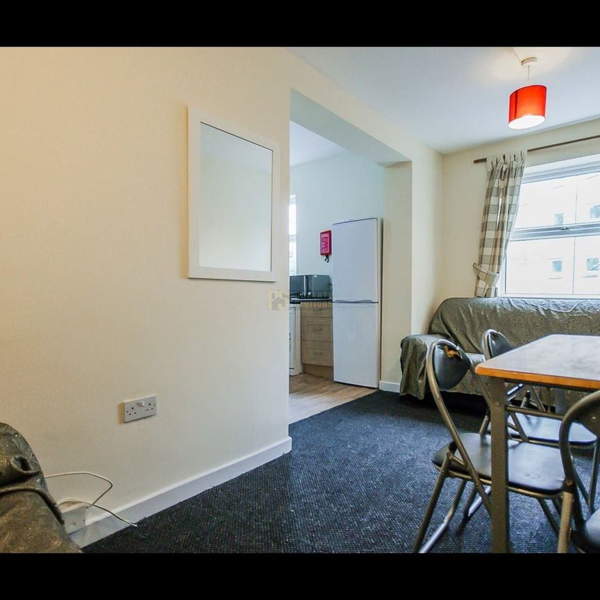 Room in a Shared House, Bristol Road, B29 - Photo 1
